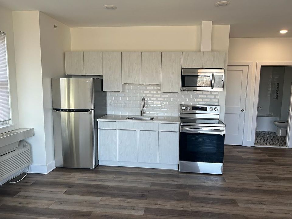 1st image of 4146 Parkside Ave #B1
