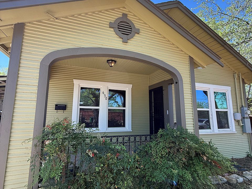 1st image of 630 W Gramercy Pl