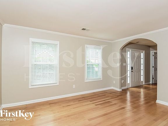 4th image of 3026 Andora Dr SW