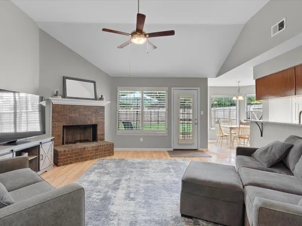 860 Timber Trace Dr, Cordova, TN 38018