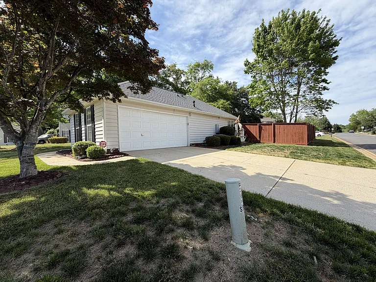7514 Starvalley Dr — Photo 28