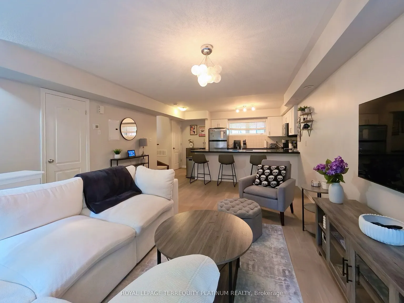 2 bed, $2,700 — Photo 2