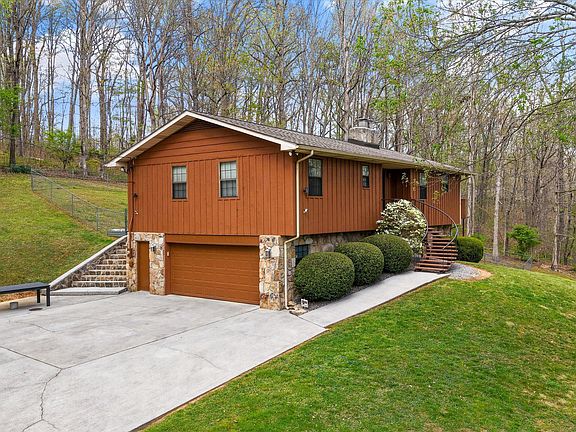 5th image of 406 Powder House Rd