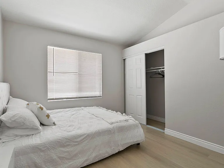 14033 Yorktown Ct — Photo 13