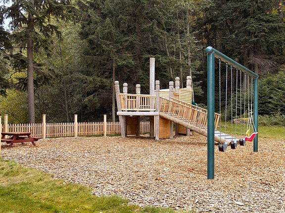 4th image of 2965 Hales Passage Dr