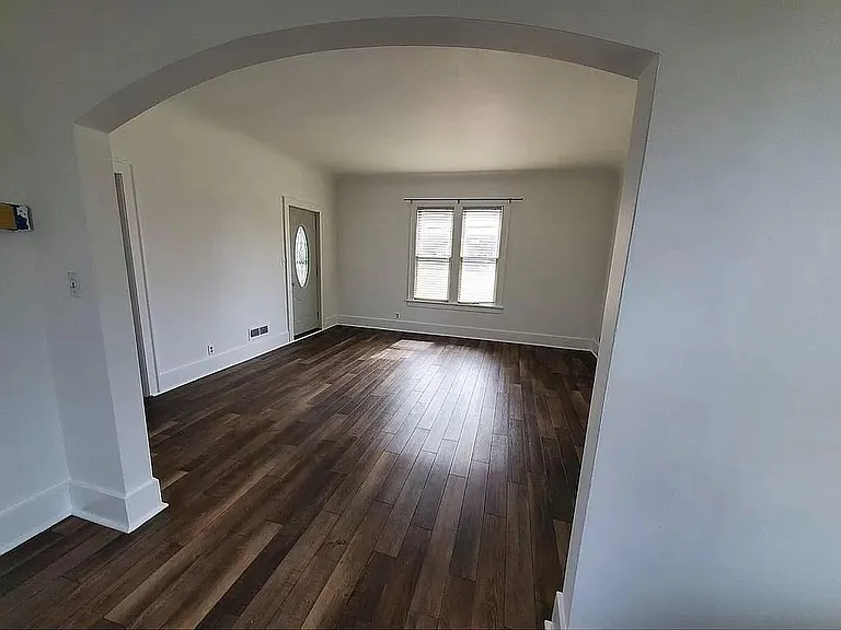 732 W Genesee St — Photo 6