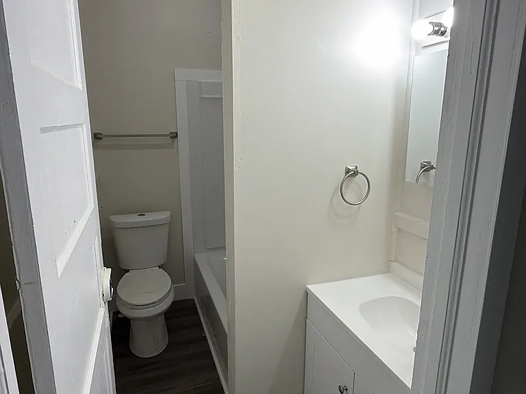 1108 Elliston St — Photo 7