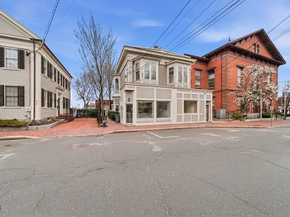 68 Pleasant St #3, Newburyport, MA 01950