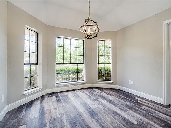 5th image of 1406 Petunia Dr