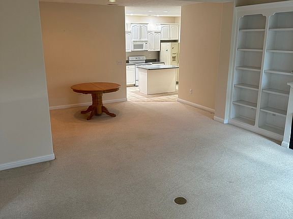 5th image of 6815 Park Square Dr APT C