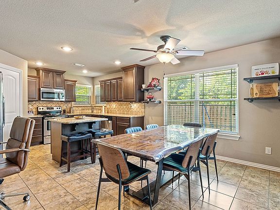 4th image of 6212 S 39th St