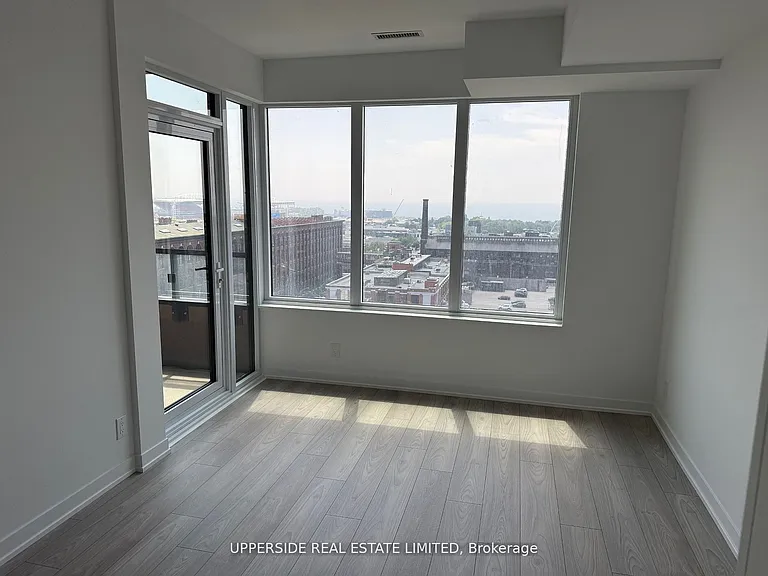 285 Dufferin St #1016 — Photo 9