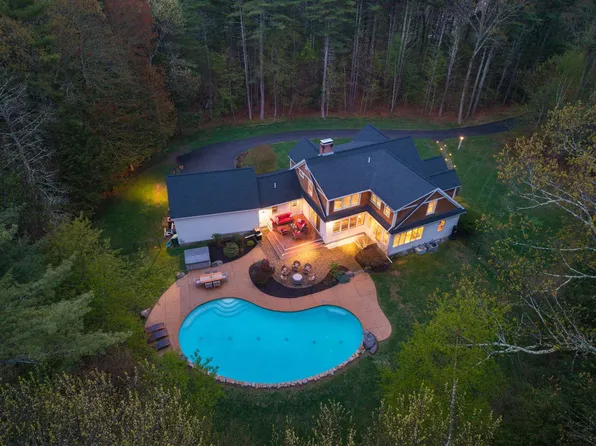 15 Wiggin Way, Stratham, NH 03885