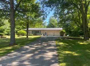 11617 W Cadillac Rd, Cadillac, MI 49601