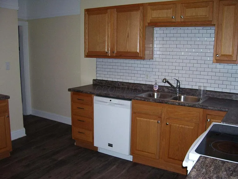 1117 Franklin Ave — Photo 8