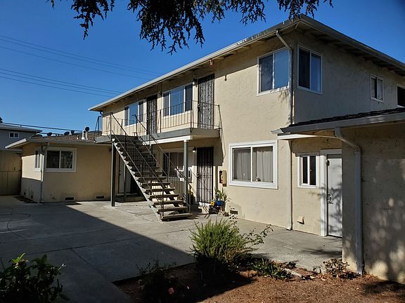 2nd image of 3220 Williamsburg Dr APT 4
