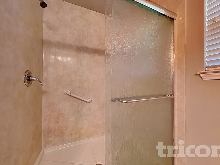 37 Oakville Dr — Photo 10