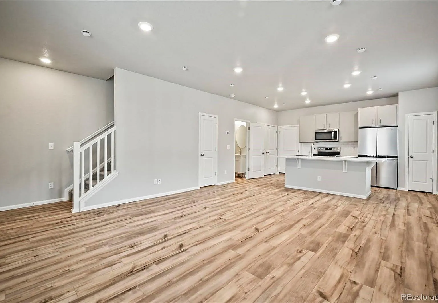 3 bed, 2.5 bath, 1490 sqft, $2,300 — Photo 4
