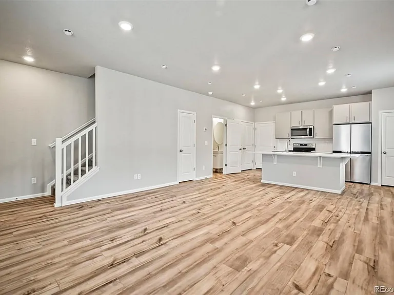 9624 Lytle Grv — Photo 4