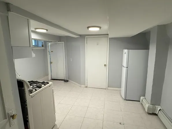 160 Amackassin Ter, Yonkers, NY 10701