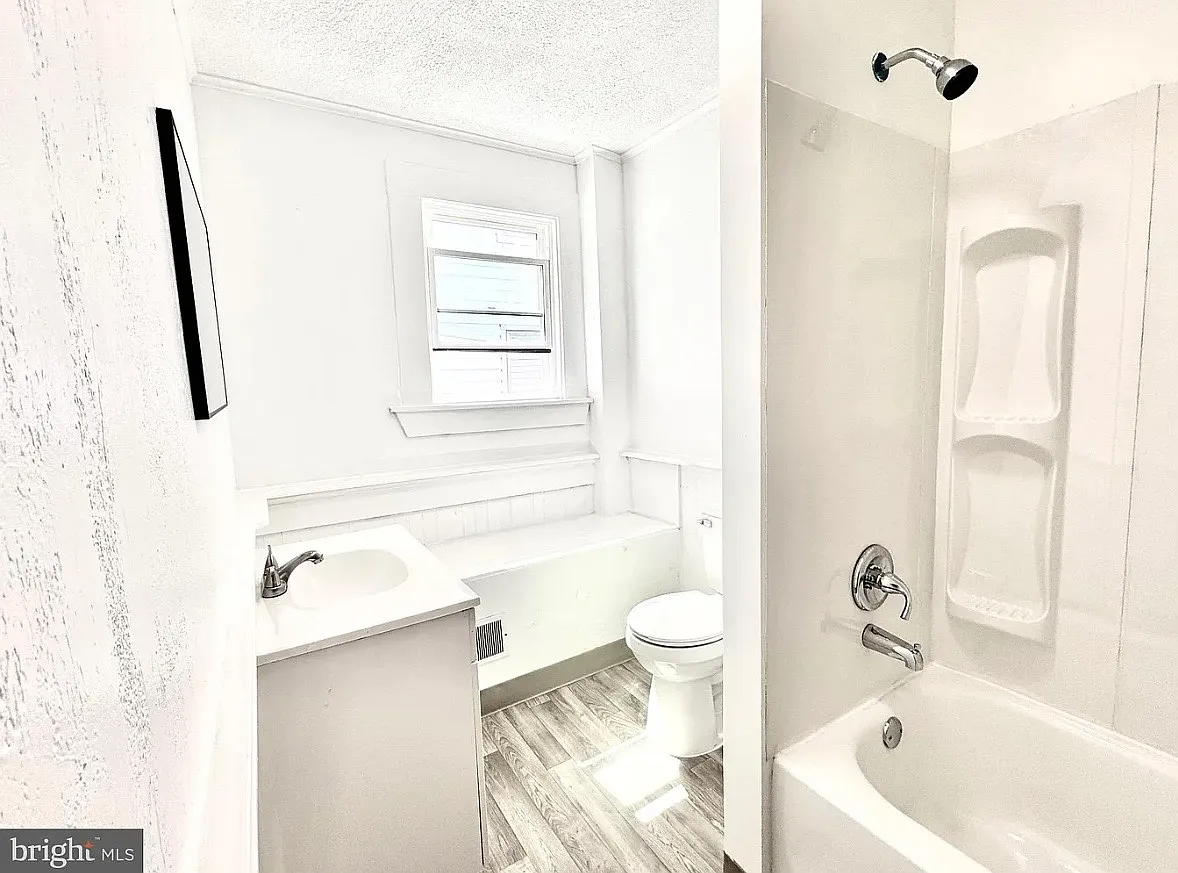 2 bed, 1008 sqft, $1,100 — Photo 3