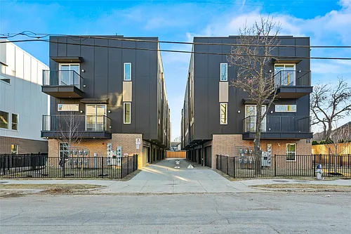 2101 N Prairie Ave #201 Photo 1