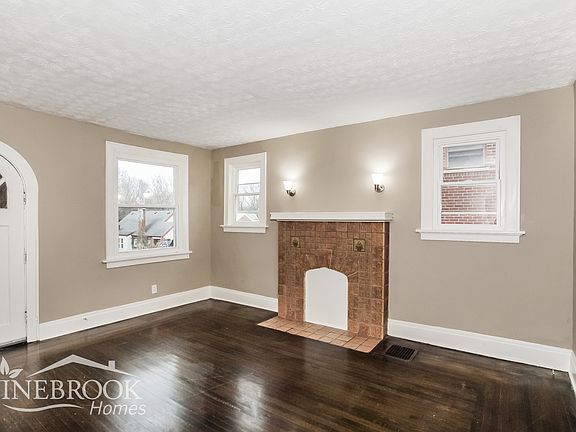 4th image of 3939 N Clerose Cir