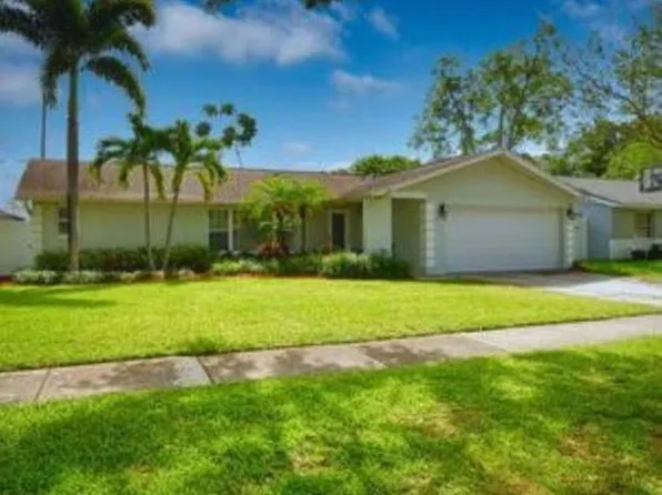 10855 119th St, Seminole, FL 33778