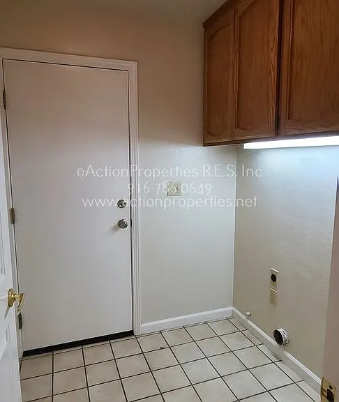 1417 Hurlston Way — Photo 21