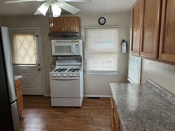 3rd image of 713 Giblin Dr
