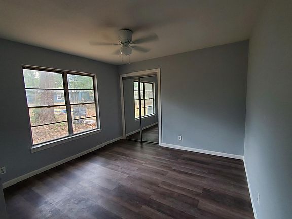 5th image of 127 Vandenburg Dr APT A