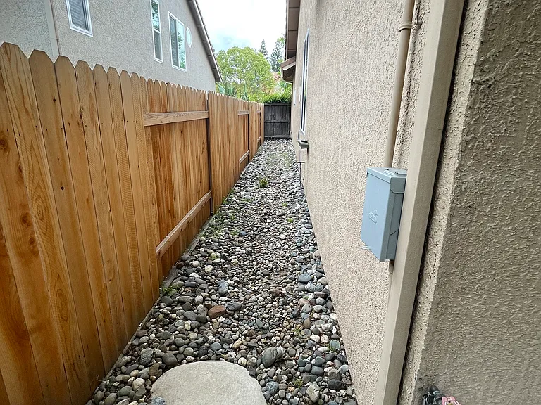 1213 Regina St — Photo 34