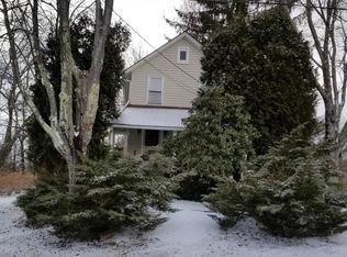 64 Yeager Ave, Shavertown, PA 18708