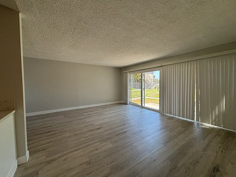 5502 Fernhill Cir #A — Photo 2