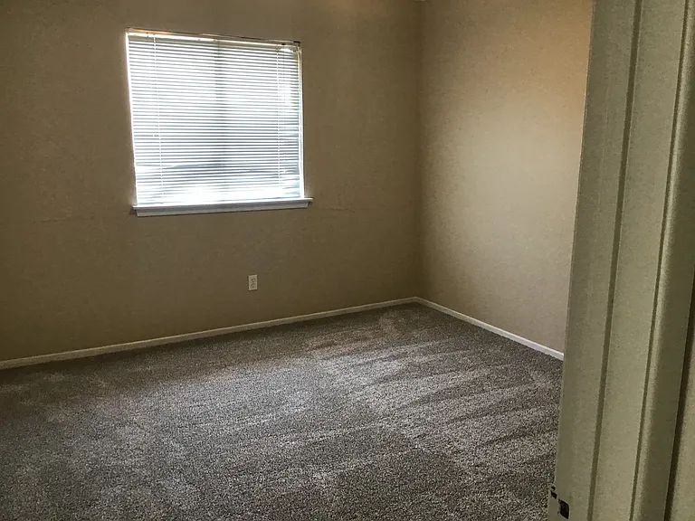 13318 Daystrom Ct — Photo 8