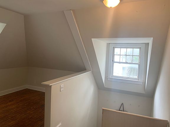 5th image of 424-3 E Maxwell St #0