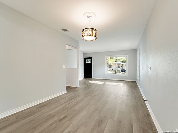5th image of 647 MCLAUGHLIN AVE