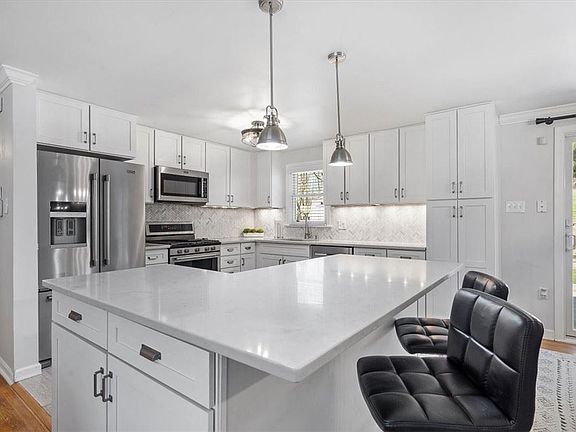 4th image of 118 Windgate Dr