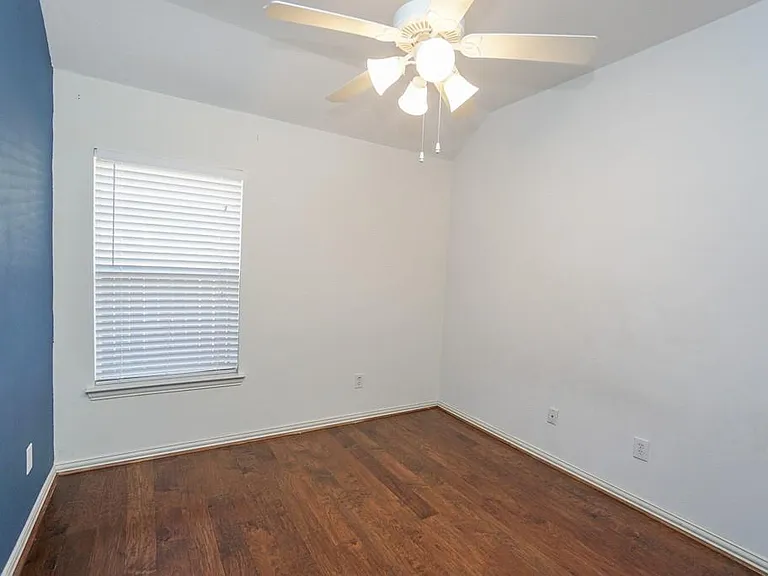 7102 Thistlewood Park Ct — Photo 23