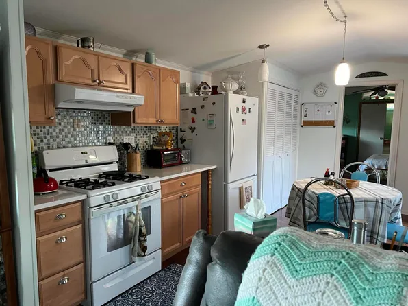 75 Heather Drive, Lewiston, ME 04240