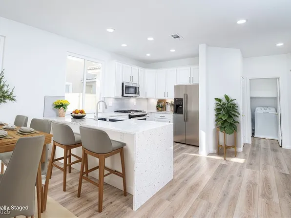 669 Elliot Peak Ave, Las Vegas, NV 89183