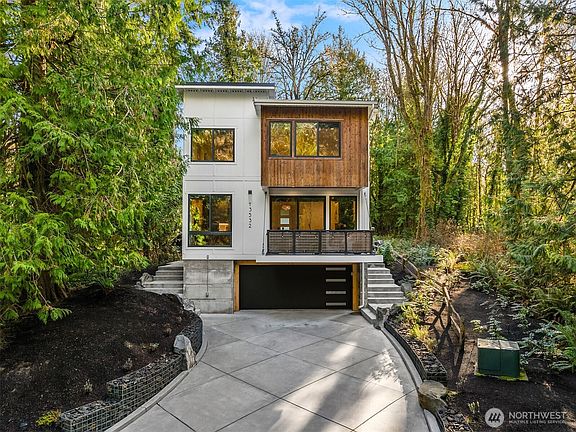 2nd image of 13532 Phelps Road NE