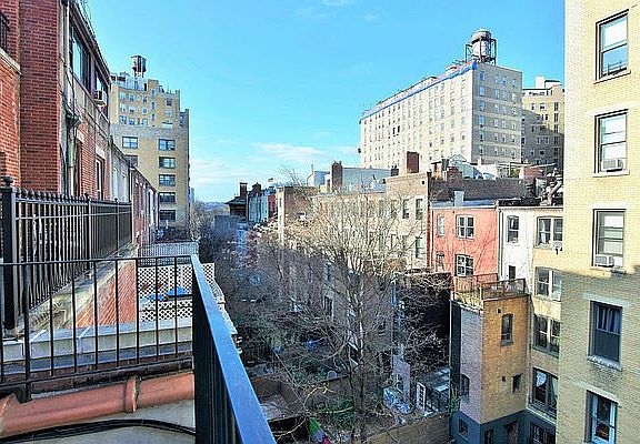 3rd image of 321 W 88th St APT 4B