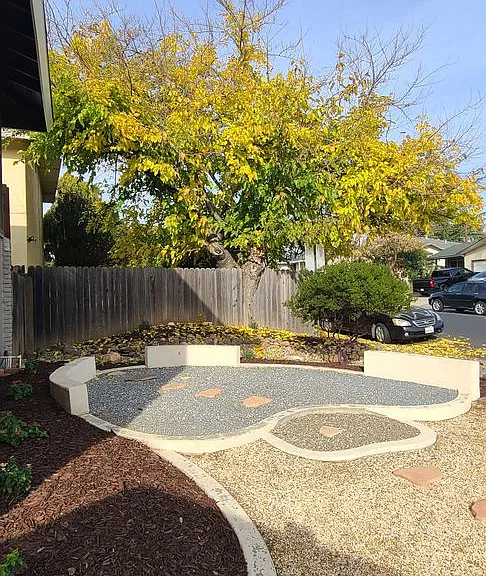Montrose Apts — Photo 18