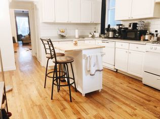3216 N Kenmore Ave #1, Chicago, IL 60657