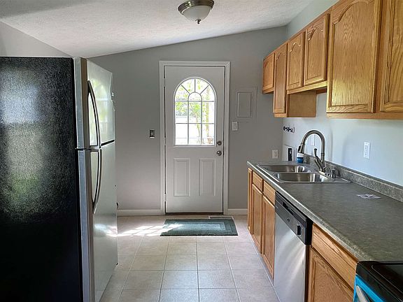 2nd image of 1301 Brummit Ln