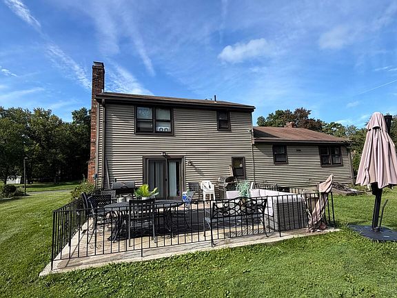 5th image of 204 Willowcrest Drive