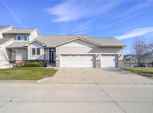 5429 Prairie Pkwy, Johnston, IA 50131