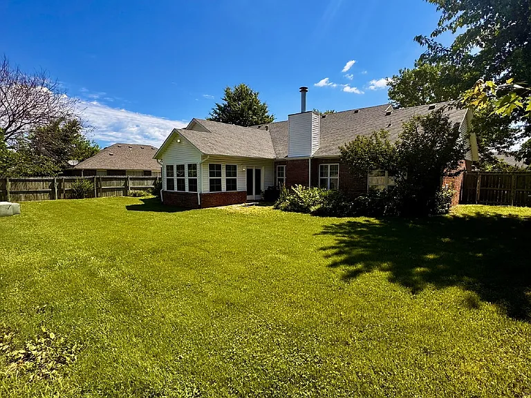 3802 Maple Rd — Photo 6