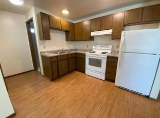 606 Easy St E, Brookings, OR 97415